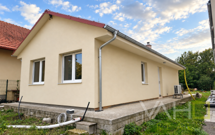 Pernek - nový a úsporný rodinný dom v objatí Malých Karpát