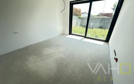 Moderná novostavba RD, pozemok 600m2, zastavaná plocha 179m2, garáž