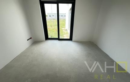 Moderná novostavba RD, pozemok 600m2, zastavaná plocha 179m2, garáž