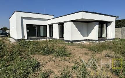 Moderná novostavba RD, pozemok 600m2, zastavaná plocha 179m2, garáž
