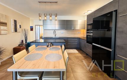 BÝVANIE BEZ ĎALŠÍCH INVESTÍCIÍ | 4-izbový dom, garáž, terasa | SENEC GARDENS