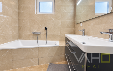 BÝVANIE BEZ ĎALŠÍCH INVESTÍCIÍ | 4-izbový dom, garáž, terasa | SENEC GARDENS