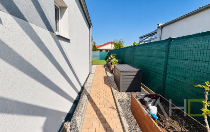 BÝVANIE BEZ ĎALŠÍCH INVESTÍCIÍ | 4-izbový dom, garáž, terasa | SENEC GARDENS