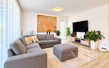 4-izbový byt, 115 m² + 348 m² pozemok, 2 terasy, 3 parkovacie miesta – Opoj