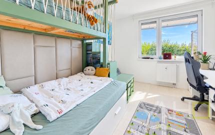 4-izbový byt, 115 m² + 348 m² pozemok, 2 terasy, 3 parkovacie miesta – Opoj