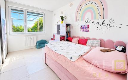 4-izbový byt, 115 m² + 348 m² pozemok, 2 terasy, 3 parkovacie miesta – Opoj