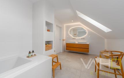 RODINNÝ DOM, 2x bytová jednotka, pozemok 1376m2, 8izieb, obec Vlčkovce