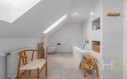 RODINNÝ DOM, 2x bytová jednotka, pozemok 1376m2, 8izieb, obec Vlčkovce
