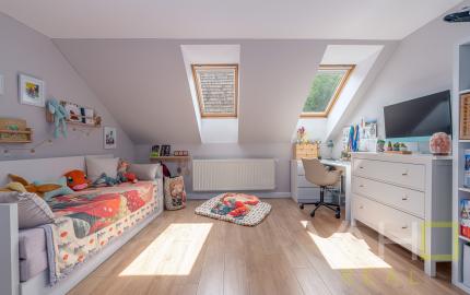 RODINNÝ DOM, 2x bytová jednotka, pozemok 1376m2, 8izieb, obec Vlčkovce