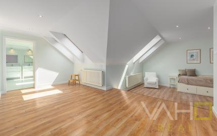 RODINNÝ DOM, 2x bytová jednotka, pozemok 1376m2, 8izieb, obec Vlčkovce