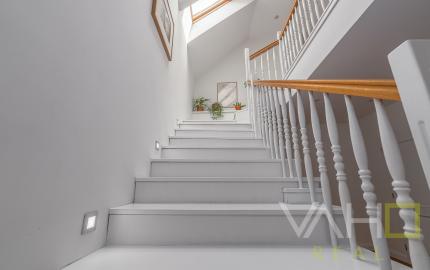 RODINNÝ DOM, 2x bytová jednotka, pozemok 1376m2, 8izieb, obec Vlčkovce