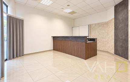 Prenájom EXKLUZÍVNY PRIESTOR PRIAMO V CENTRE , ul. Hviezdoslavova v TRNAVE