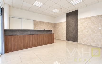 Prenájom EXKLUZÍVNY PRIESTOR PRIAMO V CENTRE , ul. Hviezdoslavova v TRNAVE