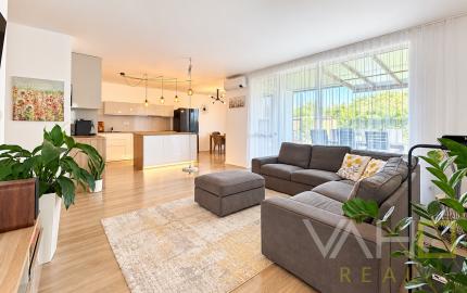 4-izbový byt, 115 m² + 348 m² pozemok, 2 terasy, 3 parkovacie miesta – Opoj