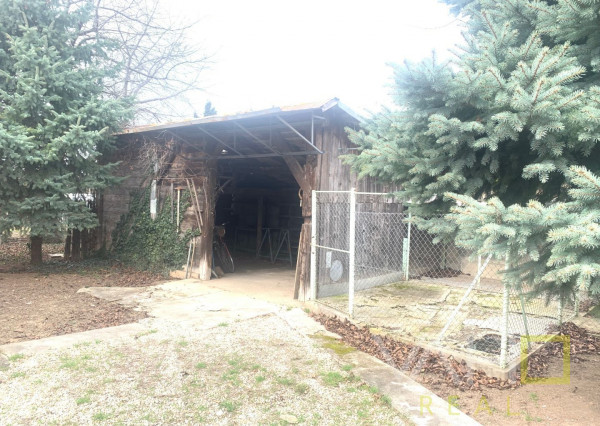 Veľký pozemok až 1699m2, samostatne stojaci RD, všetky IS, Hlohovec- časť Šulekovo