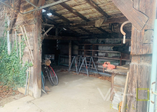 Veľký pozemok až 1699m2, samostatne stojaci RD, všetky IS, Hlohovec- časť Šulekovo