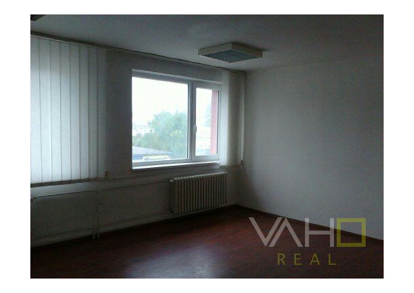 Prenájom kancelárskych  priestorov, parkovanie v areáli,  Trstínska ul., Trnava