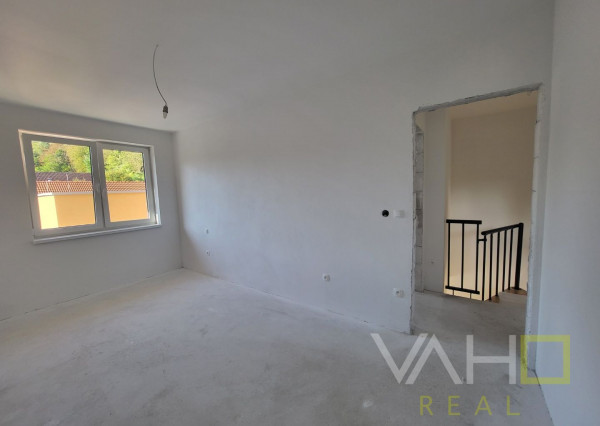 VAHOreal* NOVA CENA!!! NOVOSTAVBA!! MEZONETOVÝ 3 izb. BYT, len 2km od mesta Piešťany