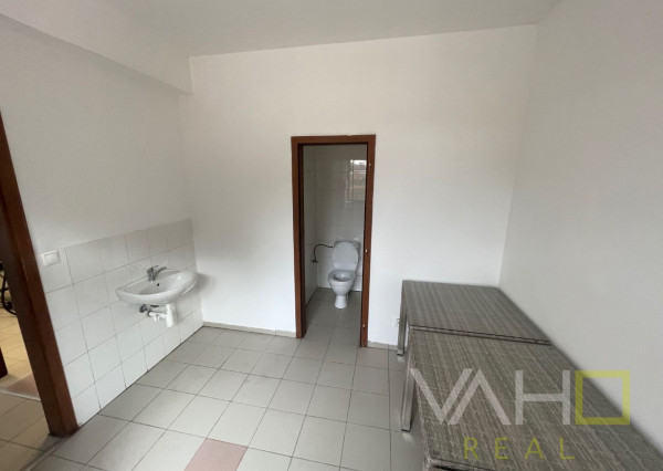 VAHOreal* NOVÁ CENA!! RODINNÝ DOM, REŠTAURÁCIA, Pozemok 788m2, obec Bučany