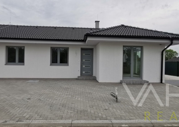 VAHOreal*NOVOSTAVBA, SUPER CENA, 3 -izb. rodinný dom, Dubovany