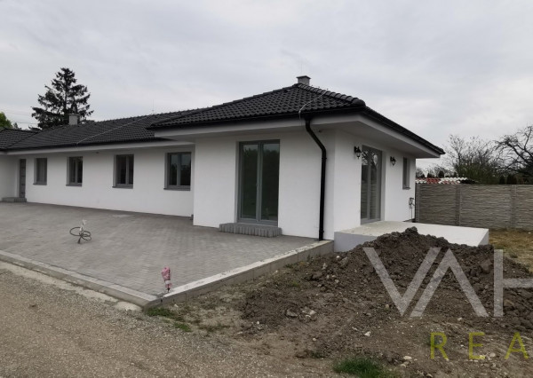 VAHOreal*NOVOSTAVBA, SUPER CENA, 3 -izb. rodinný dom, Dubovany