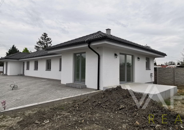 VAHOreal*NOVOSTAVBA, SUPER CENA, 3 -izb. rodinný dom, Dubovany