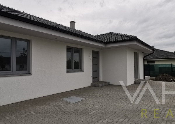 VAHOreal*NOVOSTAVBA, SUPER CENA, 3 -izb. rodinný dom, Dubovany