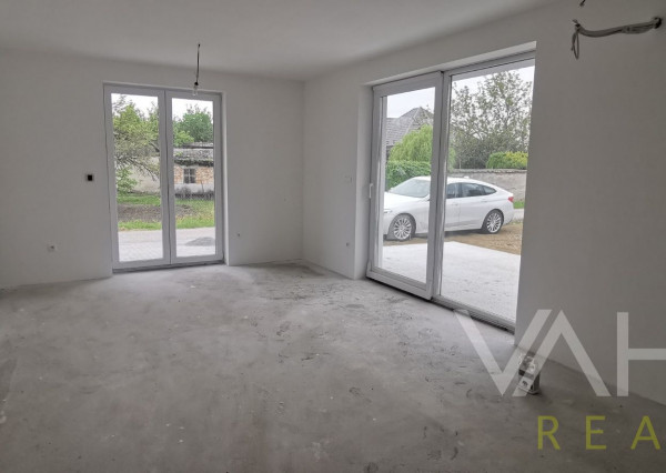 VAHOreal*NOVOSTAVBA, SUPER CENA, 3 -izb. rodinný dom, Dubovany