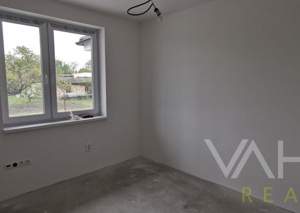 VAHOreal*NOVOSTAVBA, SUPER CENA, 3 -izb. rodinný dom, Dubovany