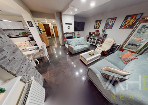 Dvojpodlažný rodinný dom s bazénom a  garážou na ulici Leoša Janáčka v Trnave