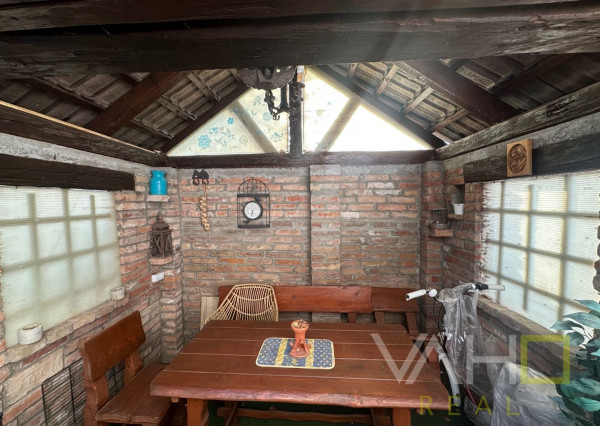 Dvojpodlažný rodinný dom s bazénom a  garážou na ulici Leoša Janáčka v Trnave