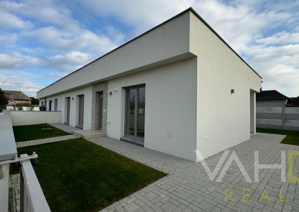 SKOLAUDOVANÁ MODERNÁ NOVOSTAVBA 4IZB. RODINNÉHO DOMU V OBCI JELKA