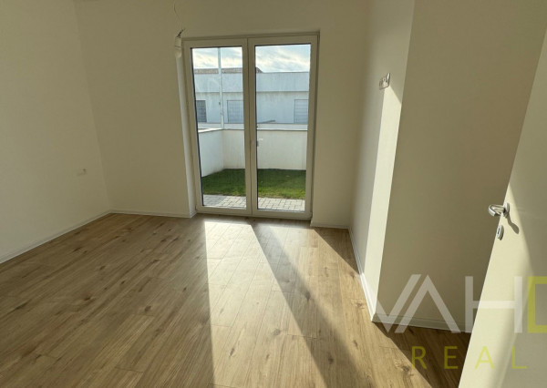 SKOLAUDOVANÁ MODERNÁ NOVOSTAVBA 4IZB. RODINNÉHO DOMU V OBCI JELKA