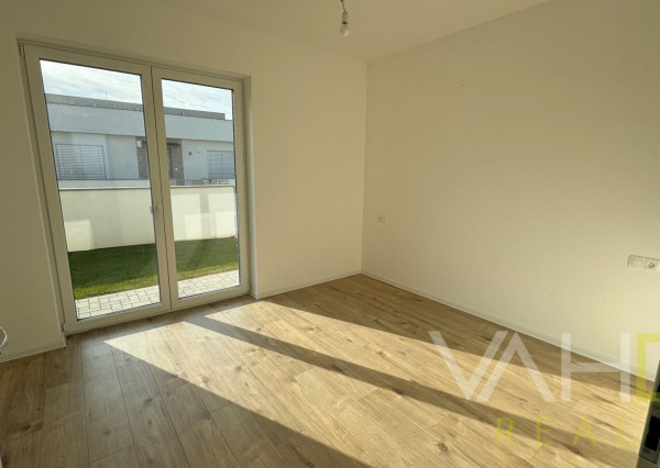 SKOLAUDOVANÁ MODERNÁ NOVOSTAVBA 4IZB. RODINNÉHO DOMU V OBCI JELKA