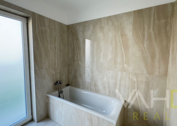 SKOLAUDOVANÁ MODERNÁ NOVOSTAVBA 4IZB. RODINNÉHO DOMU V OBCI JELKA