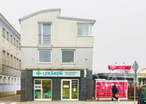 PRENÁJOM KANCELÁRSKYCH PRIESTOROV, 16m2 v lukratívnej časti Trnavy