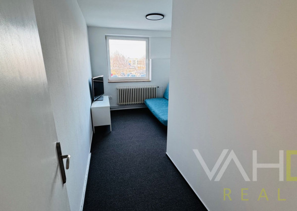 PRENÁJOM KANCELÁRSKYCH PRIESTOROV, 16m2 v lukratívnej časti Trnavy