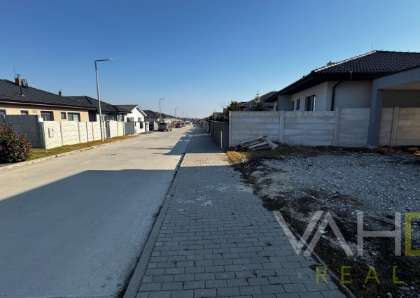 Predaj moderného 4-izbového rodinného domu v Bolerázi