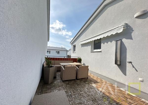 VAHOreal* PRENAJATÉ !* ŠTÝLOVÉ BÝVANIE LEN NA SKOK OD TRNAVY – 2-IZBOVÝ BYT S TERASOU A PARKOVANÍM V BIELOM KOSTOLE!