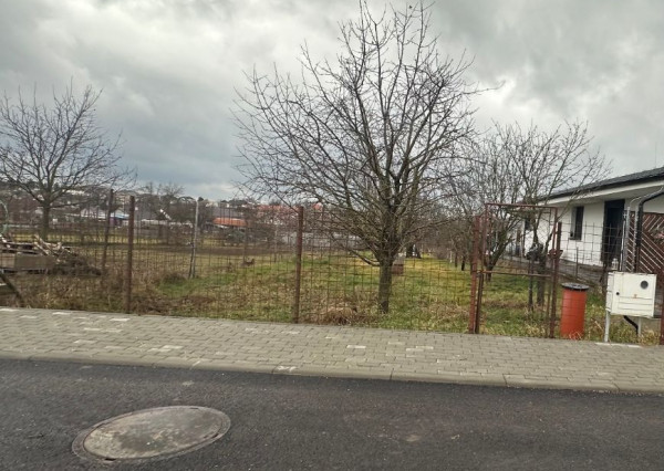 VÝBORNÁ LOKALITA,  NOVÁ ULICA!!! výmera 500m2, všetky IS, obec Veľké Kostoľany