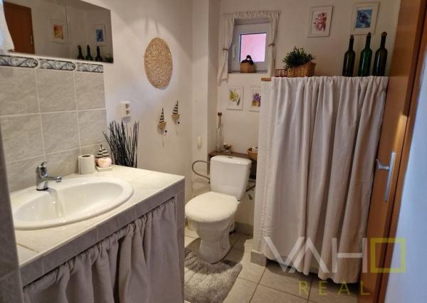 VAHOreal*Unikátna ponuka: Celoročne obývateľná chata pri vode s vlastným mólom ,, znížená cena ,,