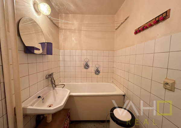 PREDANÉ !  3-izbový byt ideálny na rekonštrukciu podľa vašich predstáv, G. Dusíka