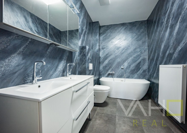 NA PRENÁJOM 2-izbový kancelársky priestor na Trojičnom námestí, Trnava