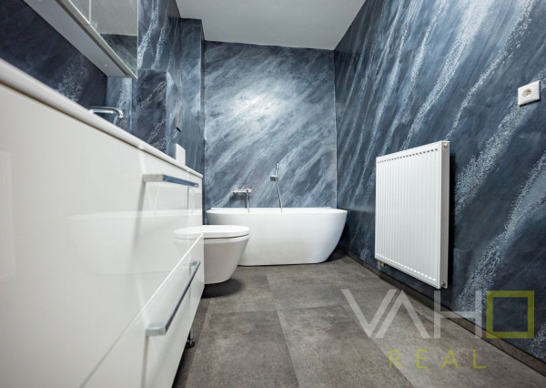 NA PRENÁJOM 2-izbový kancelársky priestor na Trojičnom námestí, Trnava