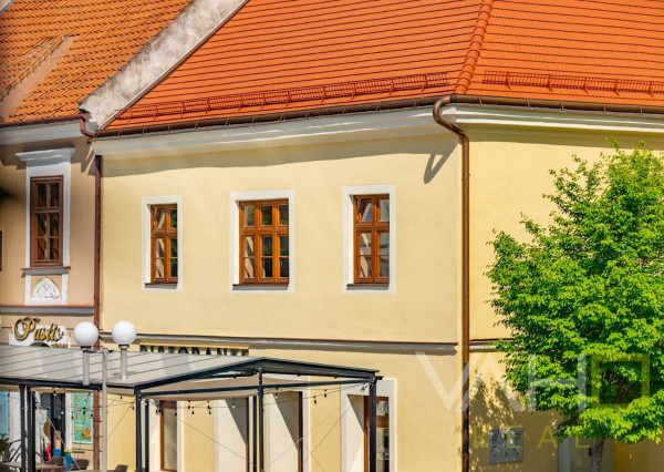 NA PRENÁJOM 2-izbový kancelársky priestor na Trojičnom námestí, Trnava