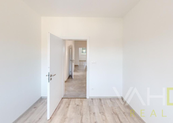 VAHOreal* NOVÁ CENA!! KRÁSNA ŠTVRŤ NOVÝCH RD, 5izb. dom, garáž, Kamenná cesta, Trnava