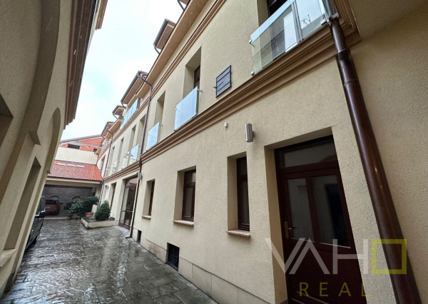 Prenájom  exkluzívnych kancelárskych priestorov v centre Trnavy na ul. Hviezdoslavova