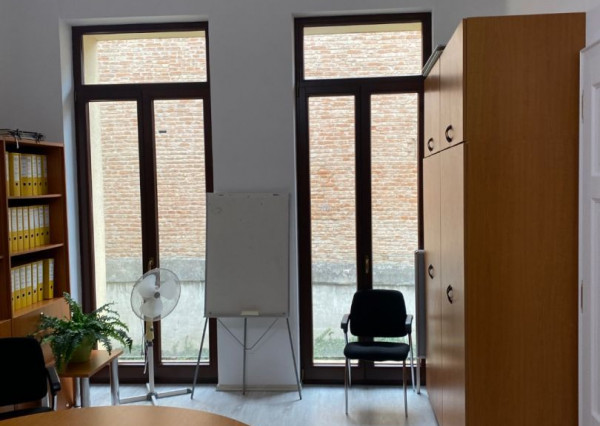 Prenájom  exkluzívnych kancelárskych priestorov v centre Trnavy na ul. Hviezdoslavova