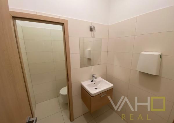 KANCELÁRSKE PRIESTORI PRIAMO V CENTRE, výmera 188,87 m2,Hviezdoslavova, Trnava