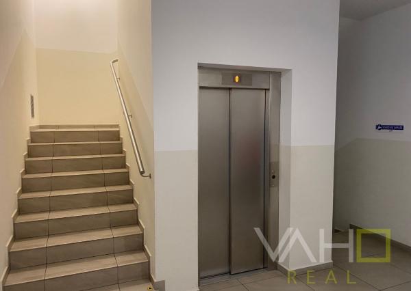 KANCELÁRSKE PRIESTORI PRIAMO V CENTRE, výmera 188,87 m2,Hviezdoslavova, Trnava